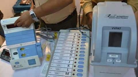 पूर्व IAS अधिकारी ने उठाए EVM पर गंभीर सवाल, चुनाव आयोग ने दिया जवाब पूर्व IAS अधिकारी ने उठाए EVM पर गंभीर सवाल, चुनाव आयोग ने दिया जवाब