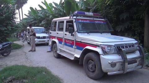 बिहार: हाजीपुर में अतिक्रमण हटाने गई पुलिस टीम पर हमला, चार महिलाओं समेत छह गिरफ्तार बिहार: हाजीपुर में अतिक्रमण हटाने गई पुलिस टीम पर हमला, चार महिलाओं समेत छह गिरफ्तार