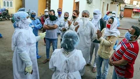 इंदौर: 20 दिनों में चार से 900 पहुंची कोरोना संक्रमितों की संख्या, जानिये कहां चूका प्रशासन इंदौर: 20 दिनों में चार से 900 पहुंची कोरोना संक्रमितों की संख्या, जानिये कहां चूका प्रशासन