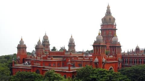 सामान्य वर्ग को आरक्षणः मद्रास हाई कोर्ट ने केंद्र को नोटिस जारी कर जवाब मांगा सामान्य वर्ग को आरक्षणः मद्रास हाई कोर्ट ने केंद्र को नोटिस जारी कर जवाब मांगा