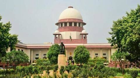 बच्चों की हिरासत को लेकर सुप्रीम कोर्ट का जम्मू-कश्मीर प्रशासन को नोटिस, हफ्ते में मांगा जवाब बच्चों की हिरासत को लेकर सुप्रीम कोर्ट का जम्मू-कश्मीर प्रशासन को नोटिस, हफ्ते में मांगा जवाब