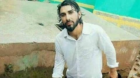सेना के जवान औरंगजेब की हत्या के मामले में राष्ट्रीय राइफल्स के तीन जवान हिरासत में सेना के जवान औरंगजेब की हत्या के मामले में राष्ट्रीय राइफल्स के तीन जवान हिरासत में