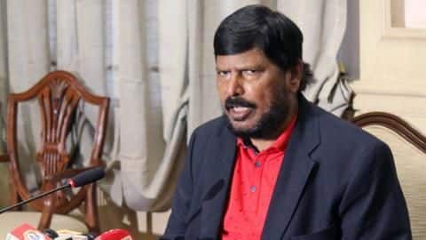 कोरोना संक्रमित पाए गए केंद्रीय मंत्री रामदास अठावले, अस्पताल में भर्ती कोरोना संक्रमित पाए गए केंद्रीय मंत्री रामदास अठावले, अस्पताल में भर्ती