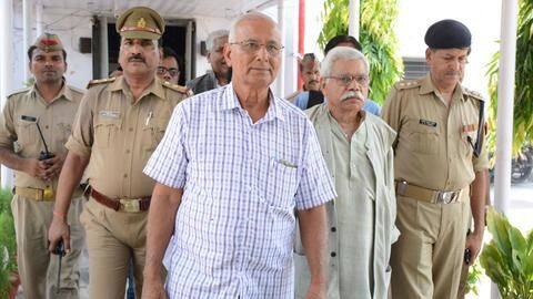 हाई कोर्ट ने योगी सरकार से पूछा- किस कानून के तहत दारापुरी को भेजा रिकवरी नोटिस? हाई कोर्ट ने योगी सरकार से पूछा- किस कानून के तहत दारापुरी को भेजा रिकवरी नोटिस?
