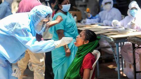 महाराष्ट्र: जनवरी-फरवरी में कोरोना की दूसरी लहर की आशंका, स्वास्थ्य विभाग को तैयार रहने के निर्देश महाराष्ट्र: जनवरी-फरवरी में कोरोना की दूसरी लहर की आशंका, स्वास्थ्य विभाग को तैयार रहने के निर्देश
