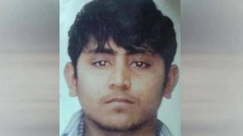 निर्भया कांड: दोषी पवन की क्यूरेटिव पिटिशन खारिज, अब केवल दया याचिका का विकल्प निर्भया कांड: दोषी पवन की क्यूरेटिव पिटिशन खारिज, अब केवल दया याचिका का विकल्प