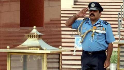 राकेश भदौरिया ने संभाला वायुसेना प्रमुख का पदभार, बोले- गेम चेंजर साबित होगा राफेल राकेश भदौरिया ने संभाला वायुसेना प्रमुख का पदभार, बोले- गेम चेंजर साबित होगा राफेल