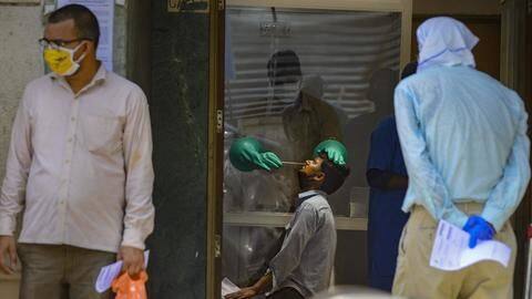 कोरोना वायरस: देश में बीते दिन मिले 11,067 नए मरीज, 94 लोगों की मौत कोरोना वायरस: देश में बीते दिन मिले 11,067 नए मरीज, 94 लोगों की मौत