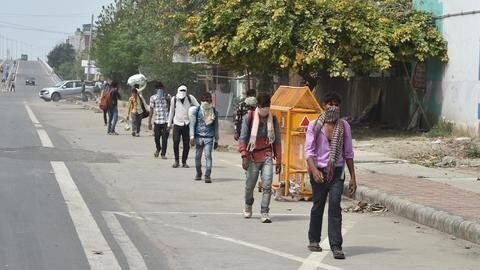 हरियाणा और उत्तर प्रदेश में कारों की चपेट में आए प्रवासी मजदूर, दो की मौत हरियाणा और उत्तर प्रदेश में कारों की चपेट में आए प्रवासी मजदूर, दो की मौत