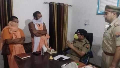 मुजफ्फरनगर: नाबालिग बच्चों के यौन शोषण का आरोपी आश्रम संचालक बाबा और उसका शिष्य गिरफ्तार मुजफ्फरनगर: नाबालिग बच्चों के यौन शोषण का आरोपी आश्रम संचालक बाबा और उसका शिष्य गिरफ्तार