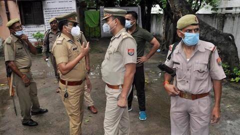 बलिया: पुलिस की मौजूदगी में चली गोली से एक की मौत, भाजपा कार्यकर्ता पर आरोप बलिया: पुलिस की मौजूदगी में चली गोली से एक की मौत, भाजपा कार्यकर्ता पर आरोप