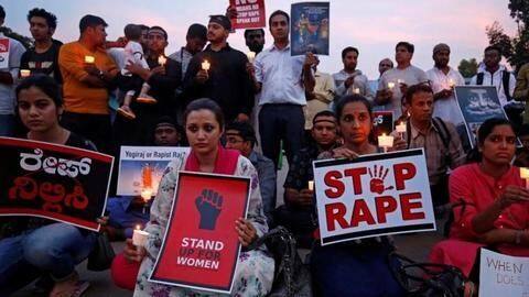 ओडिशा: पुलिस क्वार्टर में नाबालिग लड़की से गैंगरेप, निष्कासित कॉन्स्टेबल समेत चार गिरफ्तार ओडिशा: पुलिस क्वार्टर में नाबालिग लड़की से गैंगरेप, निष्कासित कॉन्स्टेबल समेत चार गिरफ्तार