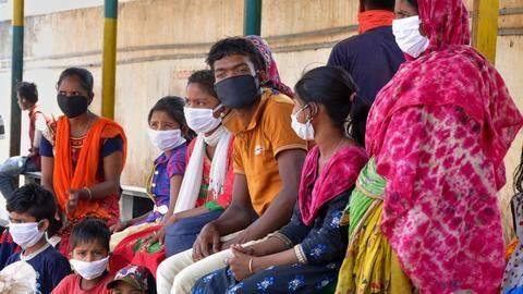 कर्नाटक में चिंताजनक दर से बढ़ रहे कोरोना वायरस के मामले कर्नाटक में चिंताजनक दर से बढ़ रहे कोरोना वायरस के मामले
