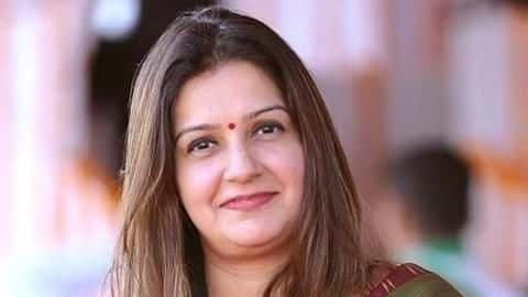 प्रियंका चतुर्वेदी ने कांग्रेस से दिया इस्तीफा, शिवसेना में हुईं शामिल प्रियंका चतुर्वेदी ने कांग्रेस से दिया इस्तीफा, शिवसेना में हुईं शामिल