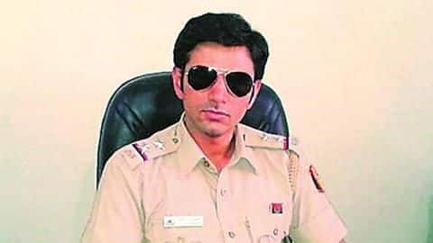 दिल्ली: द्वारका में चार महिलाओं से छेड़छाड़ का आरोपी सब-इंस्पेक्टर गिरफ्तार दिल्ली: द्वारका में चार महिलाओं से छेड़छाड़ का आरोपी सब-इंस्पेक्टर गिरफ्तार