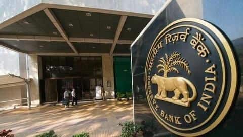RBI ने इस बैंक पर लगाया प्रतिबंध, एक हजार रुपये से ज्यादा नहीं निकाल पाएंगे खाताधारक RBI ने इस बैंक पर लगाया प्रतिबंध, एक हजार रुपये से ज्यादा नहीं निकाल पाएंगे खाताधारक