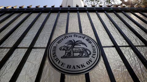 RBI ने बरकरार रखी 4% रेपो रेट, जानिये इसमें बदलाव से क्या असर होता है? RBI ने बरकरार रखी 4% रेपो रेट, जानिये इसमें बदलाव से क्या असर होता है?