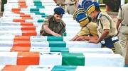 सूरतः बेटी की शादी का रिसेप्शन रद्द कर शहीदों के परिवार को दिए 11 लाख रुपयेे