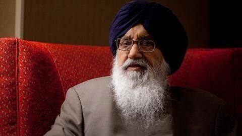 पंजाब के पूर्व मुख्यमंत्री प्रकाश सिंह बादल ने किसानों के समर्थन में लौटाया पद्म विभूषण पंजाब के पूर्व मुख्यमंत्री प्रकाश सिंह बादल ने किसानों के समर्थन में लौटाया पद्म विभूषण