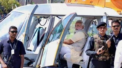 प्रधानमंत्री मोदी के हेलिकॉप्टर की तलाशी लेने वाले अधिकारी को चुनाव आयोग ने किया सस्पेंड प्रधानमंत्री मोदी के हेलिकॉप्टर की तलाशी लेने वाले अधिकारी को चुनाव आयोग ने किया सस्पेंड