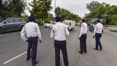 बिना हेलमेट सफर करने पर यहां पुलिस नहीं लगाती जुर्माना, करती है यह काम बिना हेलमेट सफर करने पर यहां पुलिस नहीं लगाती जुर्माना, करती है यह काम