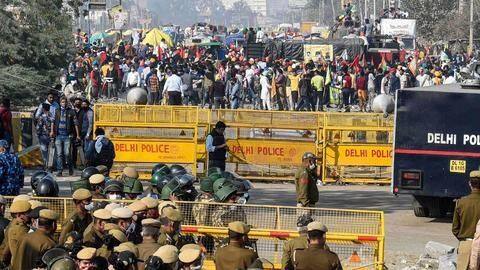 किसान प्रदर्शनों के चलते बंद किया गया दिल्ली-नोएडा बॉर्डर किसान प्रदर्शनों के चलते बंद किया गया दिल्ली-नोएडा बॉर्डर
