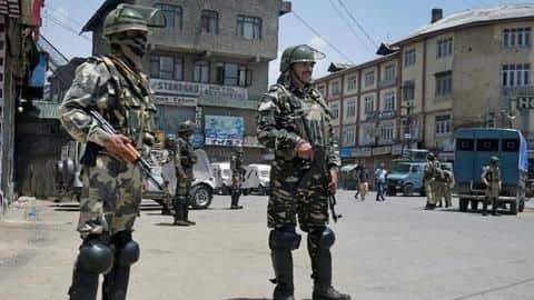 कश्मीर में सोमवार से खुलेंगे स्कूल और दफ्तर, जम्मू में पहले ही हट चुकी हैं पाबंदियां कश्मीर में सोमवार से खुलेंगे स्कूल और दफ्तर, जम्मू में पहले ही हट चुकी हैं पाबंदियां