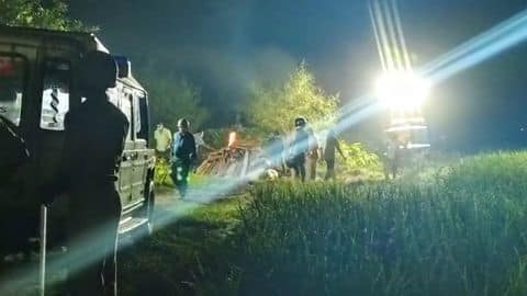 हाथरस: सुबह हिंसा की आशंका के चलते रात में किया पीड़िता का अंतिम संस्कार- योगी सरकार हाथरस: सुबह हिंसा की आशंका के चलते रात में किया पीड़िता का अंतिम संस्कार- योगी सरकार