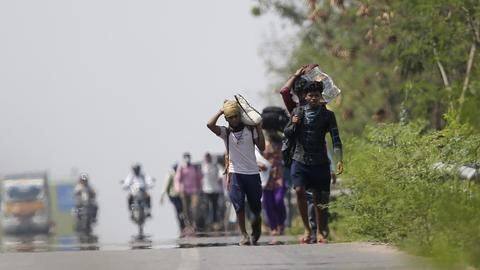 लॉकडाउन: काम के लिए हरियाणा लौटना चाहते हैं उत्तर प्रदेश और बिहार के एक लाख मजदूर लॉकडाउन: काम के लिए हरियाणा लौटना चाहते हैं उत्तर प्रदेश और बिहार के एक लाख मजदूर