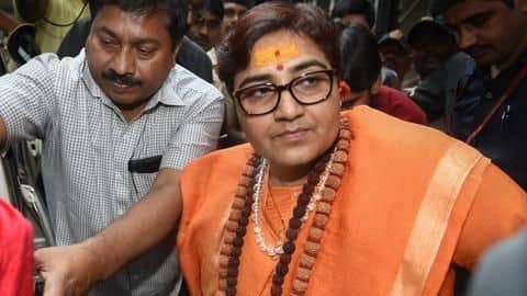 गोडसे को देशभक्त बताने पर साध्वी प्रज्ञा ने मांगी माफी, कहा- गांधी का सम्मान करती हूं गोडसे को देशभक्त बताने पर साध्वी प्रज्ञा ने मांगी माफी, कहा- गांधी का सम्मान करती हूं