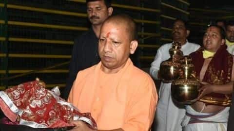 अयोध्या: टेंट से अस्थाई मंदिर में विराजमान हुए रामलला, योगी आदित्यनाथ रहे मौजूद अयोध्या: टेंट से अस्थाई मंदिर में विराजमान हुए रामलला, योगी आदित्यनाथ रहे मौजूद