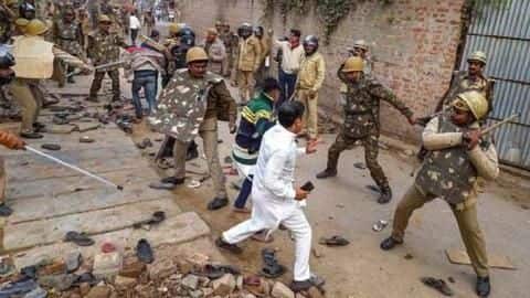 उत्तर प्रदेश: बच्चे भी हुए पुलिस की बर्बरता का शिकार, दो नाबालिग अभी भी जेल में उत्तर प्रदेश: बच्चे भी हुए पुलिस की बर्बरता का शिकार, दो नाबालिग अभी भी जेल में