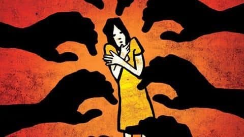 गोरखपुर: छेड़खानी की शिकायत लिखवाने थाने जा रही थी नाबालिगा, आरोपियों ने रास्ते में फाड़े कपड़े गोरखपुर: छेड़खानी की शिकायत लिखवाने थाने जा रही थी नाबालिगा, आरोपियों ने रास्ते में फाड़े कपड़े
