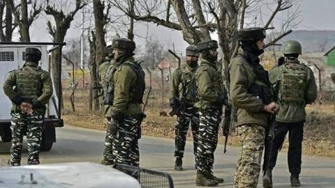 पुलवामा में बम धमाका करने वाले जैश के चार आतंकी गिरफ्तार पुलवामा में बम धमाका करने वाले जैश के चार आतंकी गिरफ्तार