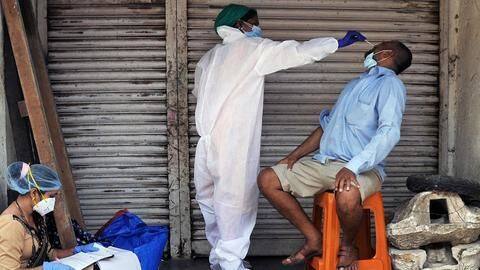 दिल्ली: दो सप्ताह में तीन गुना बढ़ी कोरोना टेस्टिंग, पॉजीटिविटी रेट में भी इजाफा दिल्ली: दो सप्ताह में तीन गुना बढ़ी कोरोना टेस्टिंग, पॉजीटिविटी रेट में भी इजाफा