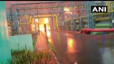 मुंबईः ONGC प्लांट में लगी आग पर पाया गया काबू, 5 की मौत, 8 घायल मुंबईः ONGC प्लांट में लगी आग पर पाया गया काबू, 5 की मौत, 8 घायल