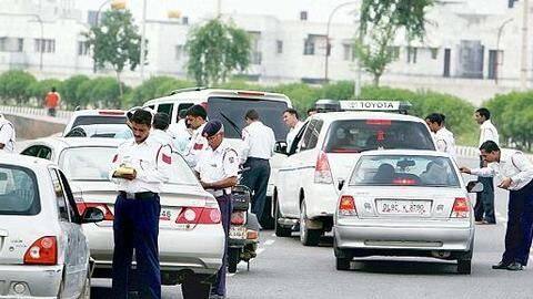 आपके पास गाड़ी के कागजात नहीं हैं तो भी नहीं कटेगा चालान, सरकार ने बताया तरीका आपके पास गाड़ी के कागजात नहीं हैं तो भी नहीं कटेगा चालान, सरकार ने बताया तरीका