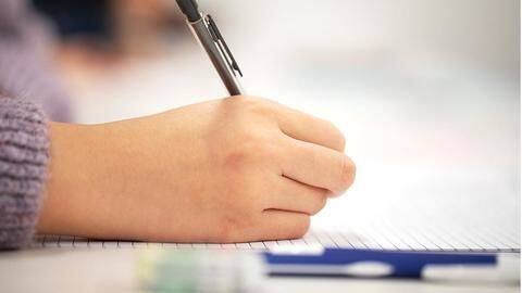 बोर्ड परीक्षाओं की तैयारी के लिए इन वेबसाइट्स से डाउनलोड करें सैंपल पेपर बोर्ड परीक्षाओं की तैयारी के लिए इन वेबसाइट्स से डाउनलोड करें सैंपल पेपर
