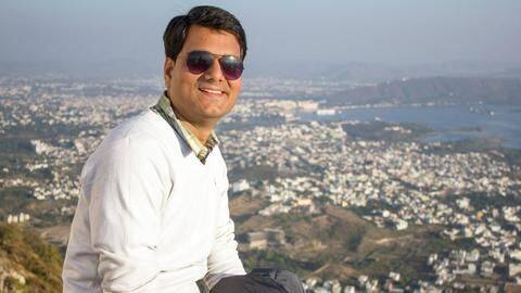 भाई के सपने को सच करने के लिए छोड़ी नौकरी, फिर बने IAS अधिकारी भाई के सपने को सच करने के लिए छोड़ी नौकरी, फिर बने IAS अधिकारी