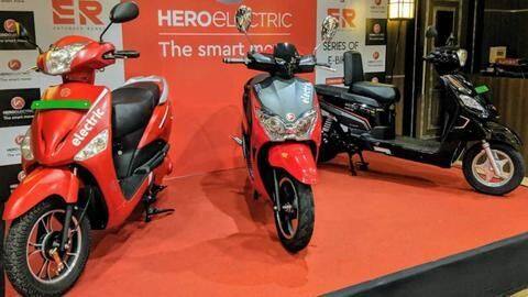 फरवरी में इन कंपनियों ने बेचे सबसे ज्यादा दोपहिया इलेक्ट्रिक वाहन, देखें टॉप 10 की लिस्ट फरवरी में इन कंपनियों ने बेचे सबसे ज्यादा दोपहिया इलेक्ट्रिक वाहन, देखें टॉप 10 की लिस्ट