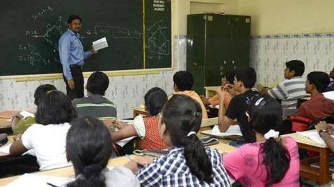 दिल्ली सरकार बोर्ड परीक्षाओं के रिजल्ट को सुधारने के लिए छात्रों को देगी एक्स्ट्रा क्लास दिल्ली सरकार बोर्ड परीक्षाओं के रिजल्ट को सुधारने के लिए छात्रों को देगी एक्स्ट्रा क्लास