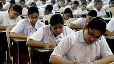 CBSE ने जारी की 10वीं और 12वीं की बची हुई परीक्षाओं की डेटशीट CBSE ने जारी की 10वीं और 12वीं की बची हुई परीक्षाओं की डेटशीट
