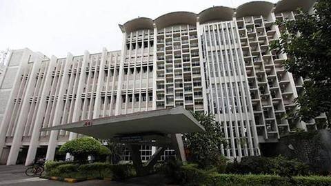 IIT बॉम्बे: इस साल लगेंगी सिर्फ ऑनलाइन क्लासेस, ऐसा फैसला लेने वाला पहला संस्थान IIT बॉम्बे: इस साल लगेंगी सिर्फ ऑनलाइन क्लासेस, ऐसा फैसला लेने वाला पहला संस्थान