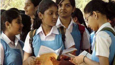 NCERT ने 10वीं पाठ्यक्रम पर चलाई कैंची, इतिहास से हटाए तीन अध्याय NCERT ने 10वीं पाठ्यक्रम पर चलाई कैंची, इतिहास से हटाए तीन अध्याय