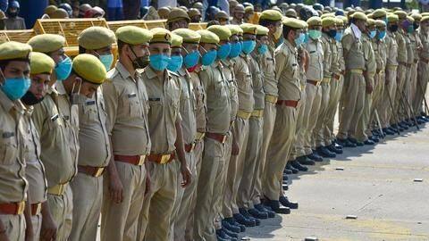 उत्तर प्रेदश में हो रही 9,500 से अधिक पदों पर पुलिस भर्ती, जानिए विवरण उत्तर प्रेदश में हो रही 9,500 से अधिक पदों पर पुलिस भर्ती, जानिए विवरण