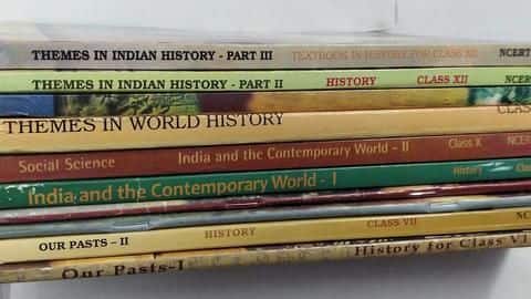CBSE: सिलेबस से हटाए गए नागरिकता और धर्मनिरपेक्षता जैसे कई अध्याय, उठ रहे सवाल CBSE: सिलेबस से हटाए गए नागरिकता और धर्मनिरपेक्षता जैसे कई अध्याय, उठ रहे सवाल