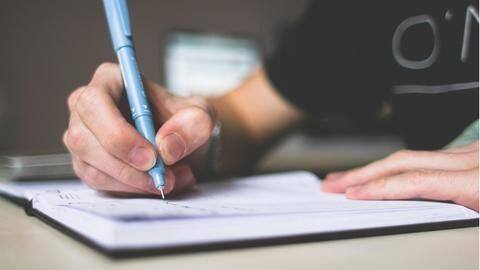 UPSC Mains परीक्षा में इन टिप्स को अपनाकर लिखें उत्तर, मिलेंगे अच्छे नंबर UPSC Mains परीक्षा में इन टिप्स को अपनाकर लिखें उत्तर, मिलेंगे अच्छे नंबर