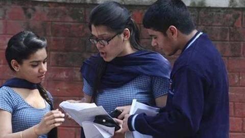 CBSE Board Exam 2020: कब जारी होगी 10वीं-12वीं की डेटशीट और कब होगी परीक्षाएं? जानें CBSE Board Exam 2020: कब जारी होगी 10वीं-12वीं की डेटशीट और कब होगी परीक्षाएं? जानें