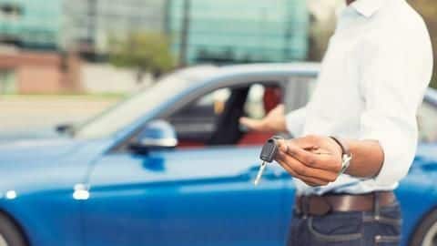 कार को बेचने की कर रहे तैयारी तो इन बातों का रखें ध्यान, मिलेगी अच्छी कीमत कार को बेचने की कर रहे तैयारी तो इन बातों का रखें ध्यान, मिलेगी अच्छी कीमत