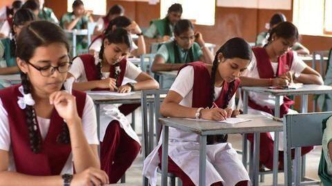 उत्तर प्रदेश: गणित सहित कई विषयों के सिलेबस में हुई कटौती, इन अध्यायों को किया बाहर उत्तर प्रदेश: गणित सहित कई विषयों के सिलेबस में हुई कटौती, इन अध्यायों को किया बाहर